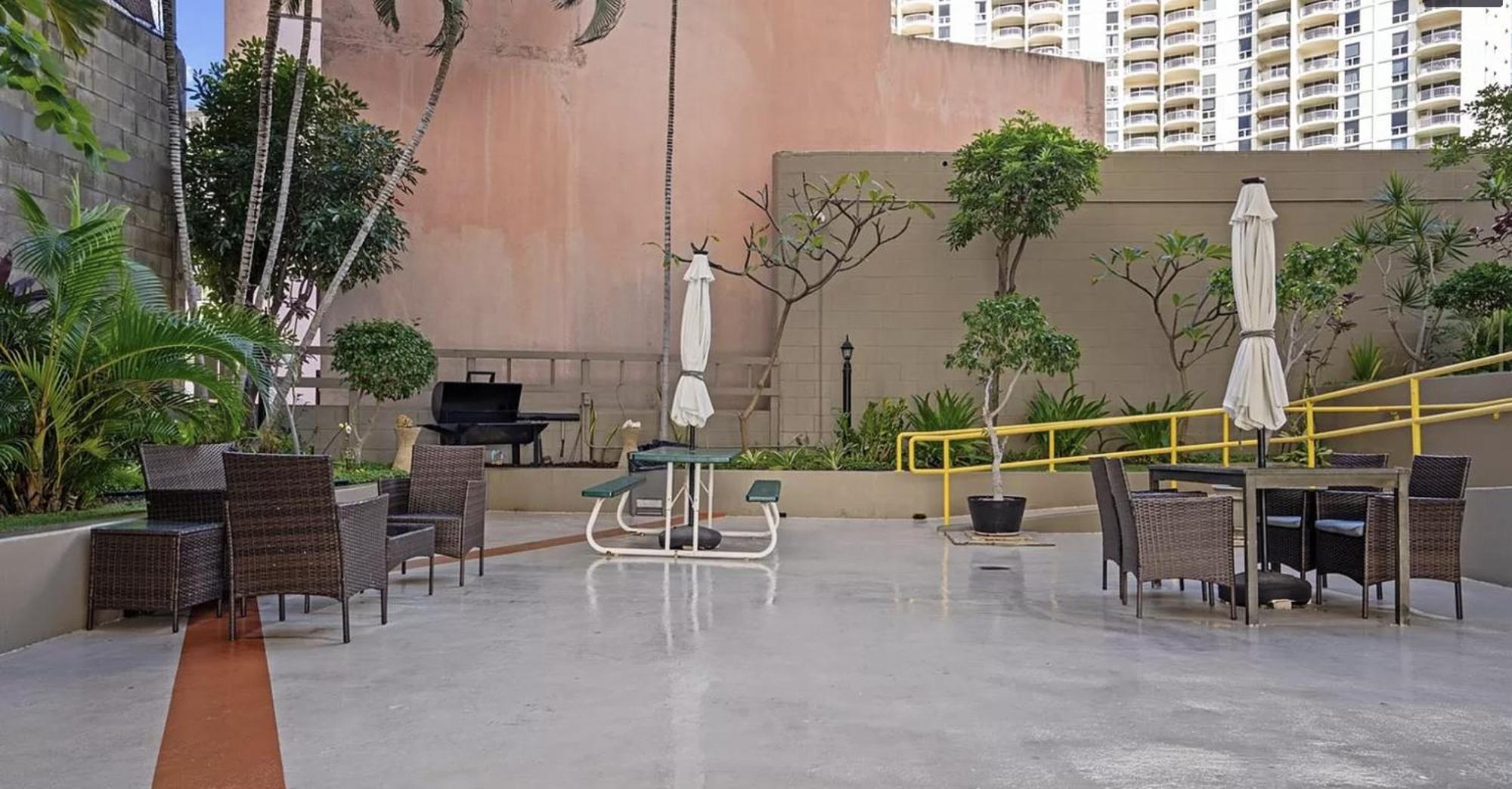 Gem Of Waikiki At Inn On The Park Honolulu Kültér fotó